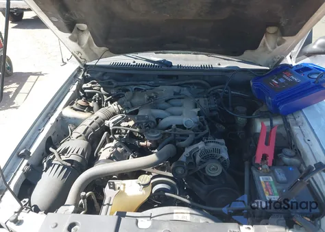 2000 Ford Mustang z USA, uszkodzony, nr VIN 1FAFP4045YF290850